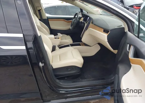 2019 Tesla Model X 100D/75D/Long Range/Standard Range z USA, uszkodzony, nr VIN 5YJXCDE22KF180206